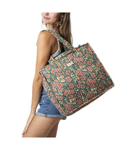 Cargar imagen en el visor de la galería, BOLSO PLAYA SHOPPING CREMALLERA ACOLCHADO FLORES
