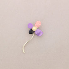 Cargar imagen en el visor de la galería, BROCHE ALFILER  FLOR METAL RESINA
