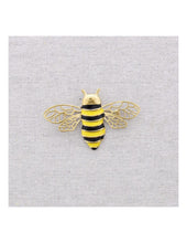 Cargar imagen en el visor de la galería, BROCHE ACERO INSECTO ESMALTE
