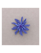 Cargar imagen en el visor de la galería, BROCHE FLOR ABALORIOS

