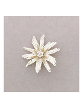 Cargar imagen en el visor de la galería, BROCHE FLOR ABALORIOS
