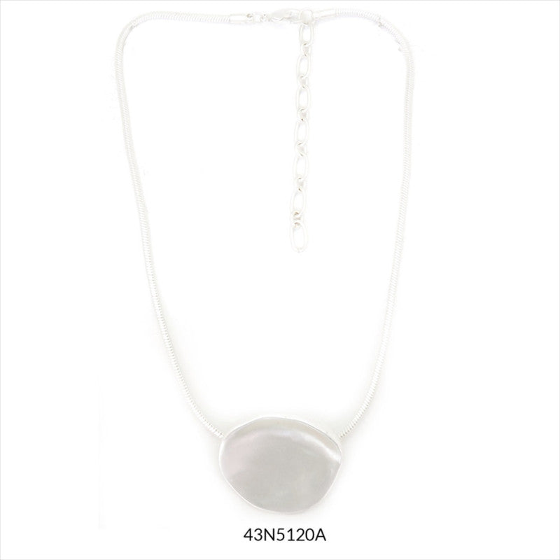 COLLAR CORTO CHAPA METAL IRREGULAR