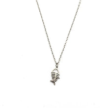 Cargar imagen en el visor de la galería, COLLAR CORTO GARGANTILLA ACERO COLGANTE RASPA
