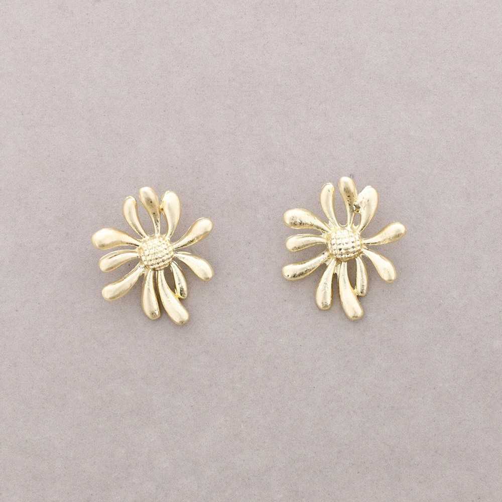 PENDIENTE METAL FLOR