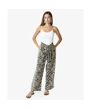Cargar imagen en el visor de la galería, PANTALÓN LARGO ESTAMPAD0 BLACK ARABESQUE
