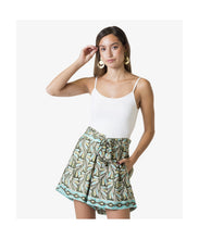 Cargar imagen en el visor de la galería, PANTALÓN CORTO SHORT ESTAMPADO AFRO LEAVES
