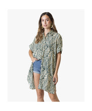Cargar imagen en el visor de la galería, VESTIDO CAMISERO CAMISA ESTAMPADO SELVA
