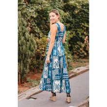 Cargar imagen en el visor de la galería, VESTIDO LARGO SIN MANGAS ESCOTE CRUZADO 3 VOLANTES
