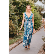 Cargar imagen en el visor de la galería, VESTIDO LARGO SIN MANGAS ESCOTE CRUZADO 3 VOLANTES
