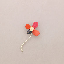 Cargar imagen en el visor de la galería, BROCHE ALFILER  FLOR METAL RESINA
