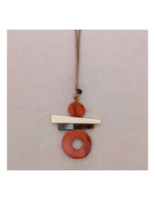 Cargar imagen en el visor de la galería, COLLAR LARGO COLGANTE GEOMÉTRICA RESINA
