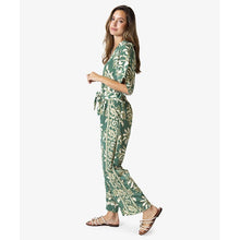 Cargar imagen en el visor de la galería, PANTALÓN LARGO ESTAMPADO
