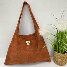 Cargar imagen en el visor de la galería, BOLSO PIEL SHOPPING DETALLE CANDADO
