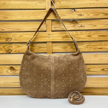 Cargar imagen en el visor de la galería, BOLSO PIEL ANTE TACHUELAS
