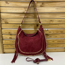 Cargar imagen en el visor de la galería, BOLSO PIEL TACHUELAS Y FLECOS
