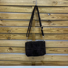 Cargar imagen en el visor de la galería, BOLSO PIEL ANTE TRENZADO PEQUEÑO
