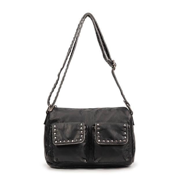 BOLSO BANDOLERA CON TACHUELAS