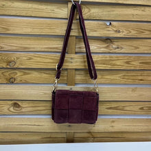 Cargar imagen en el visor de la galería, BOLSO PIEL ANTE TRENZADO PEQUEÑO
