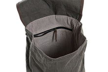 Cargar imagen en el visor de la galería, MOCHILA CANVAS CUERO BICICLETA
